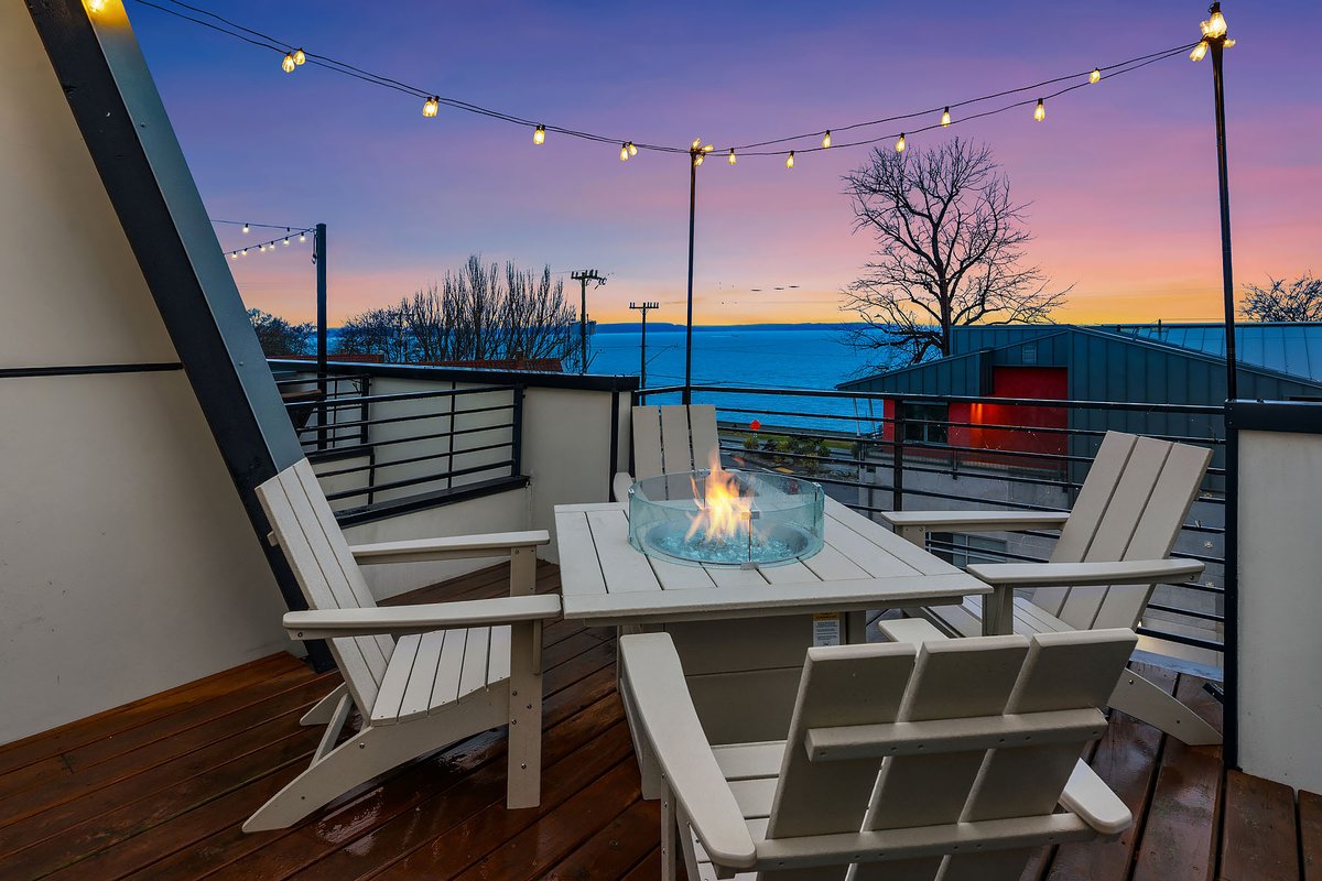 Stunning Beach+Mtn Views! Rooftop•Full AC•King Bed
