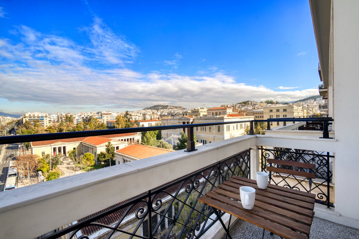 AthensCapital Loft 1-2 to the Archaelogical Museum