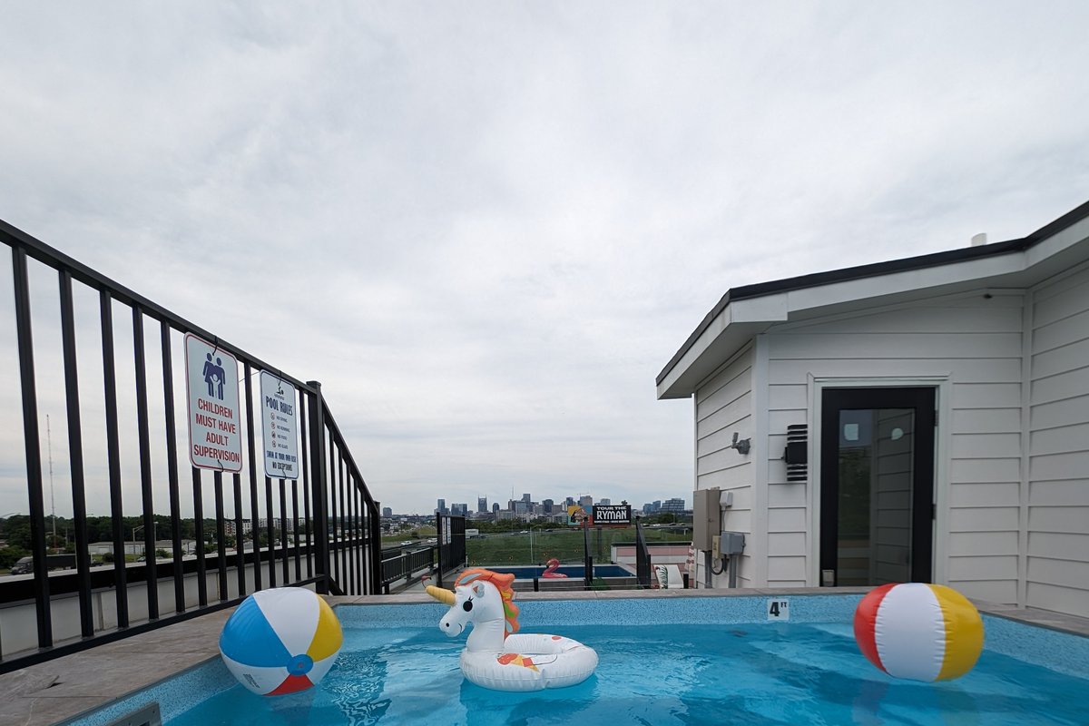 Heated Rooftop Pool, Games,Elevator,Sleeps11