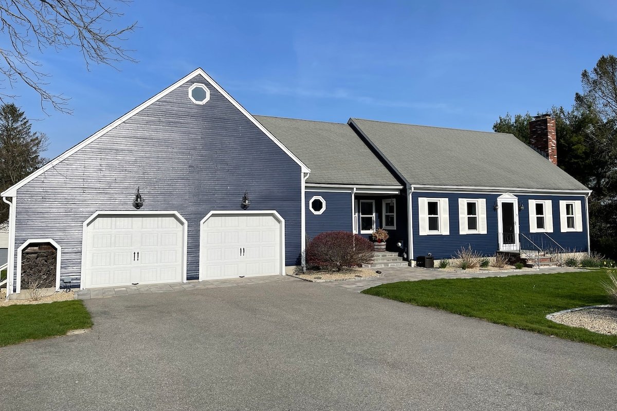 Coastal Living Waterview Home Minutes to Newport gallery image 4