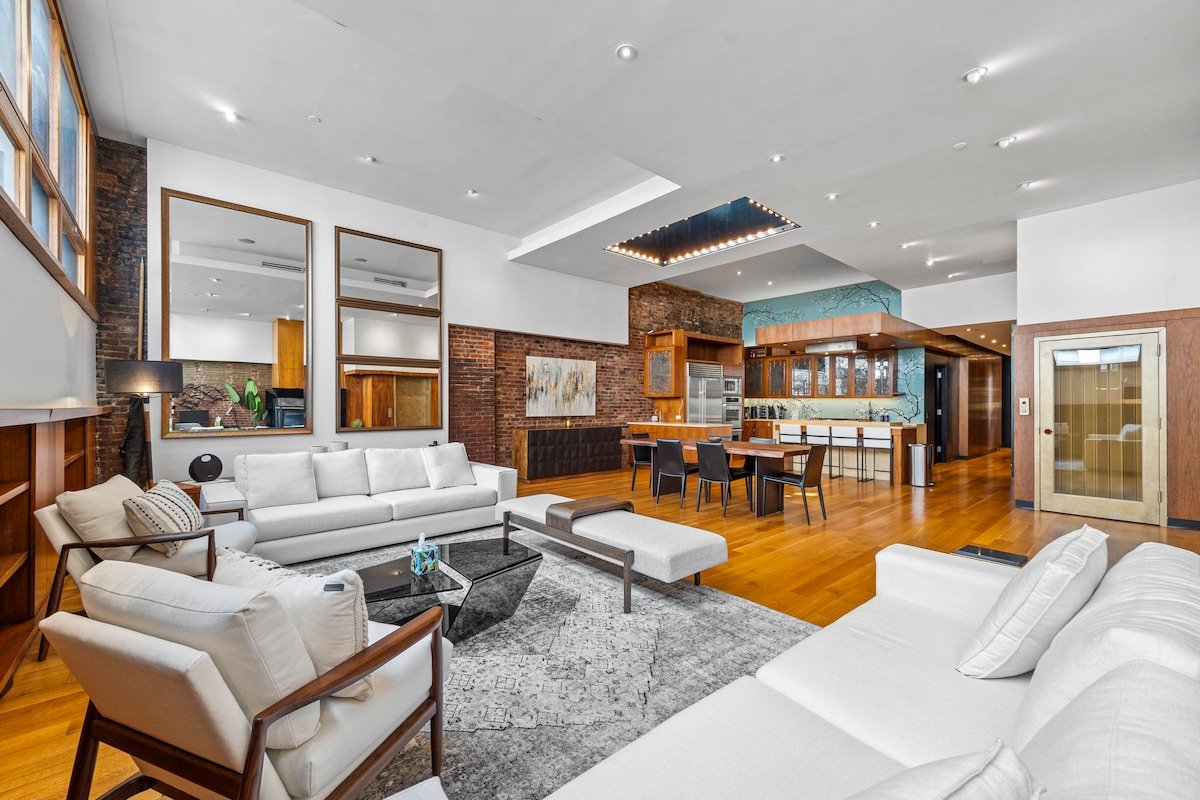 Rove Travel | Rialto PH | Penthouse Loft w/ Roof gallery image 3