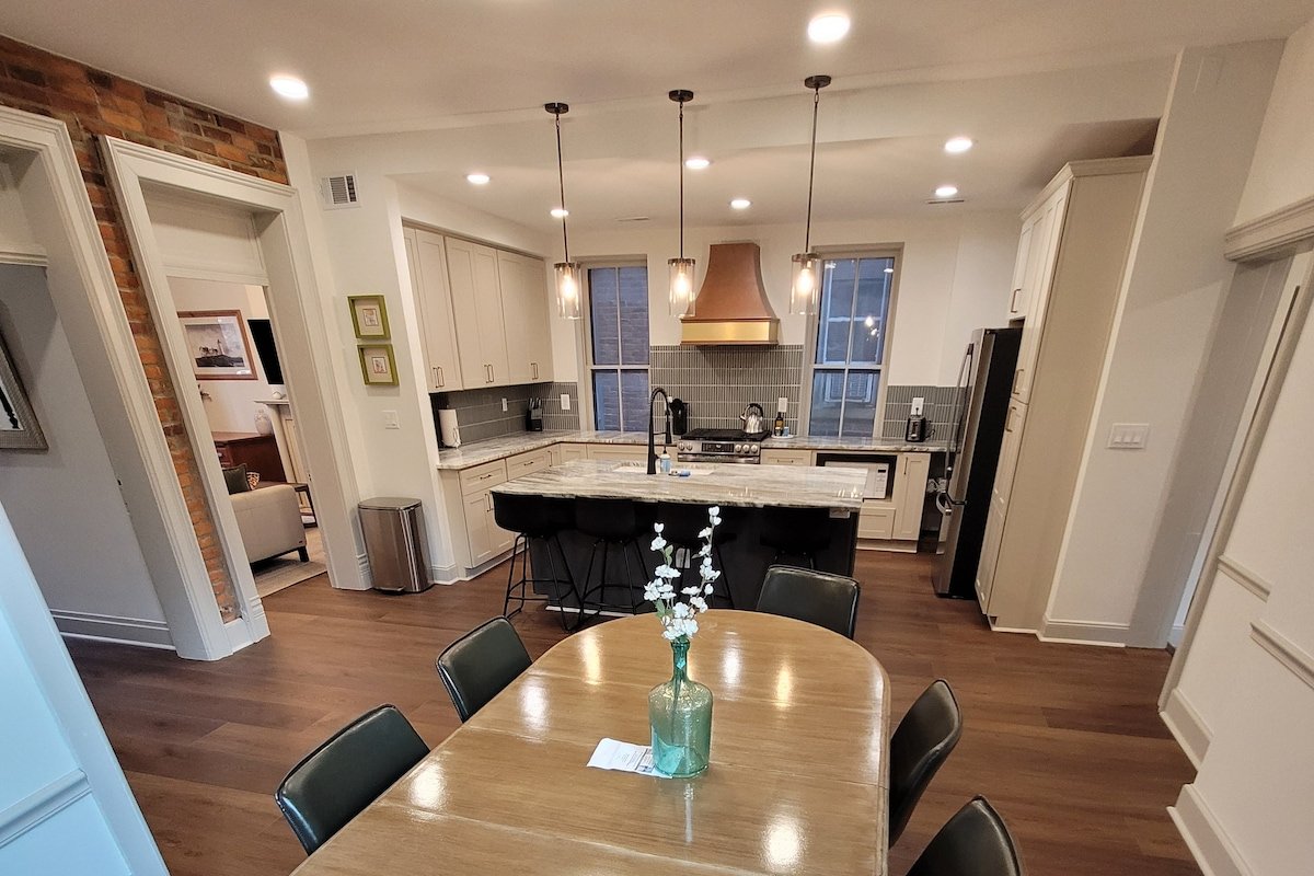 Lincoln Locale gallery image 2