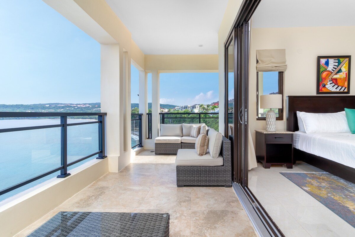 Panoramic Cliffside Luxe Villa gallery image 5