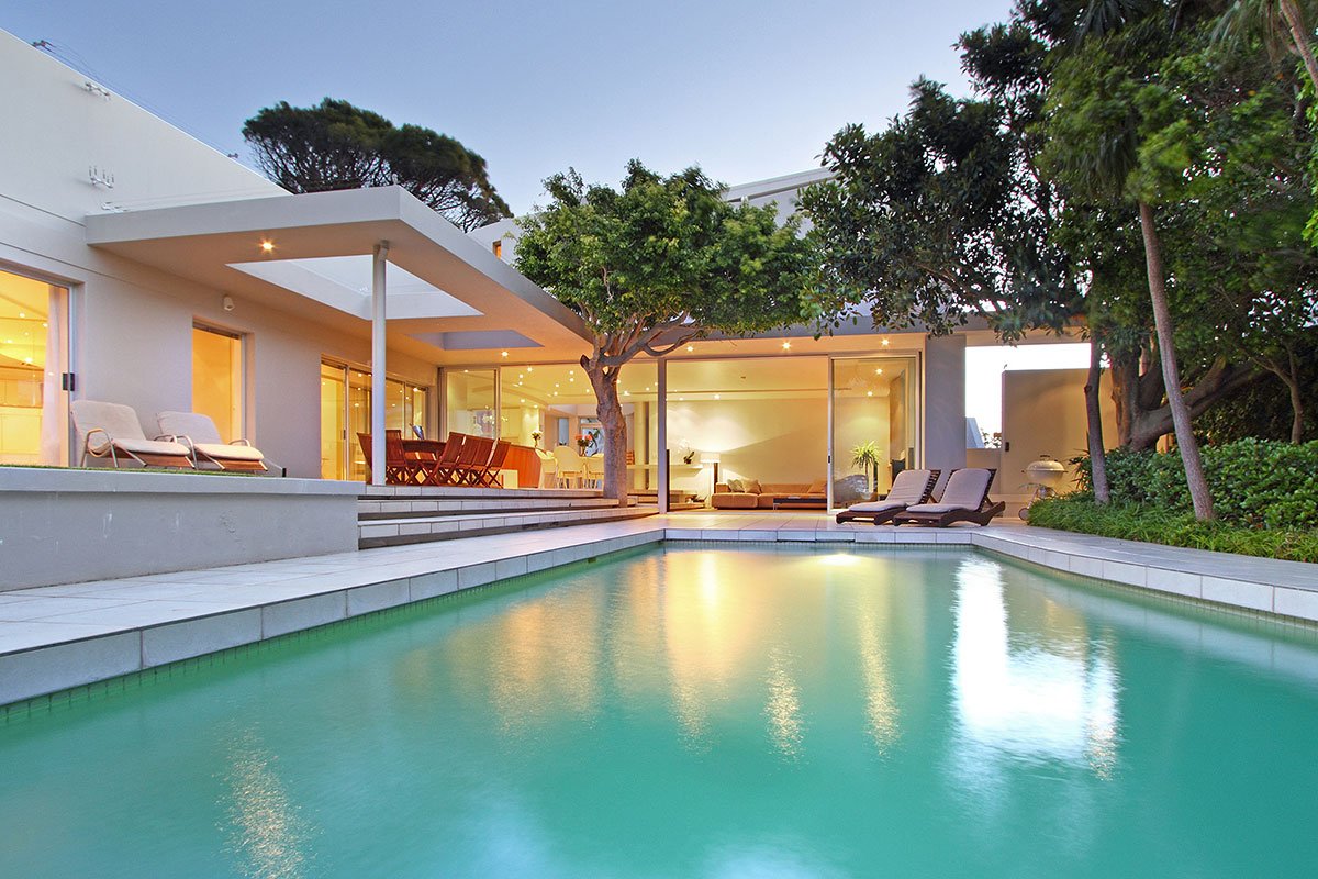 Lion’s View/5 bedr/pool/ by beach/battery power