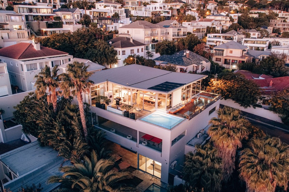 Penthouse 100m walk to the beach with pool & sauna gallery image 2