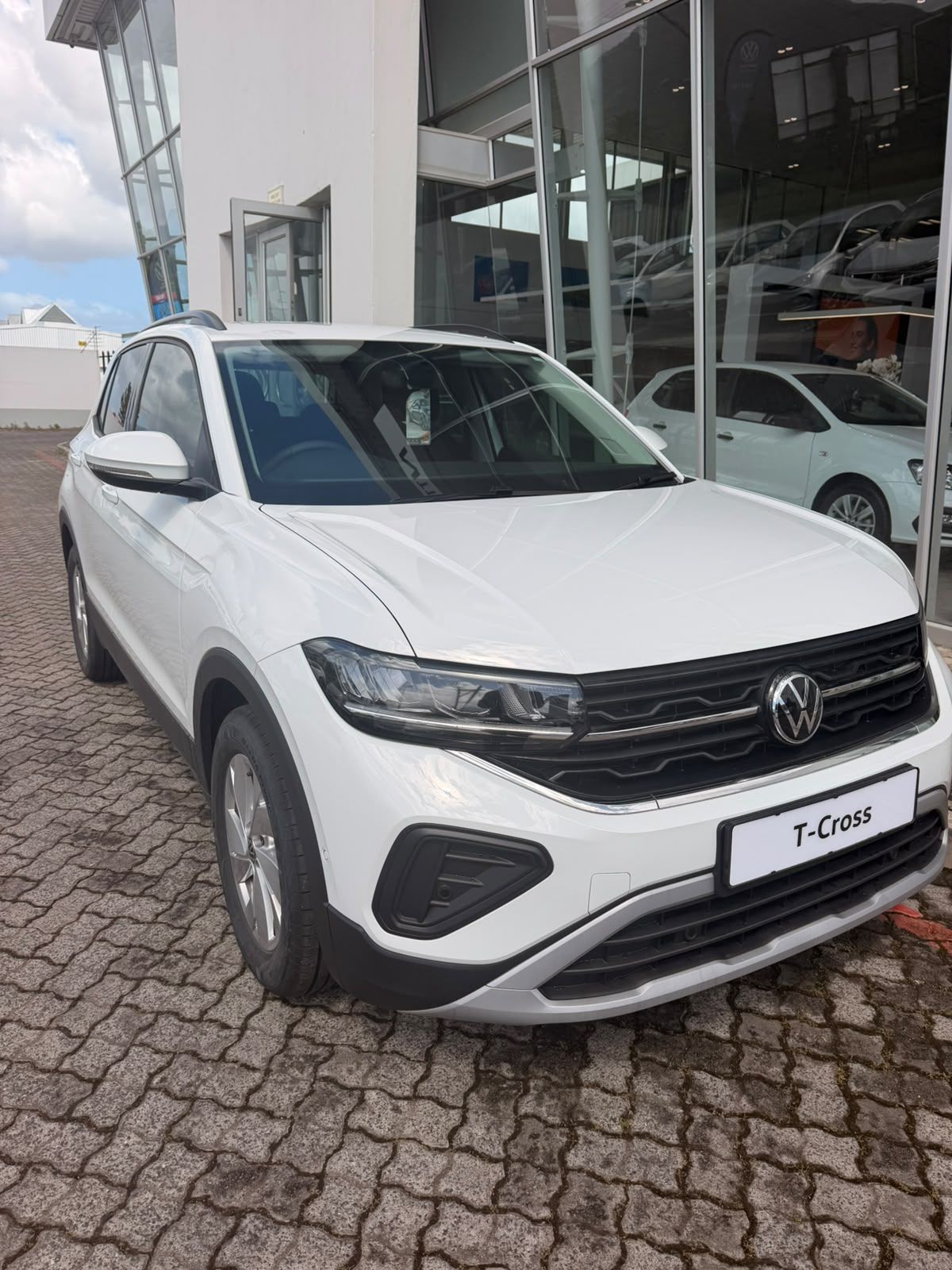 VOLKSWAGEN T-CROSS 1.0 TSI LIFE DSG for Sale in South Africa