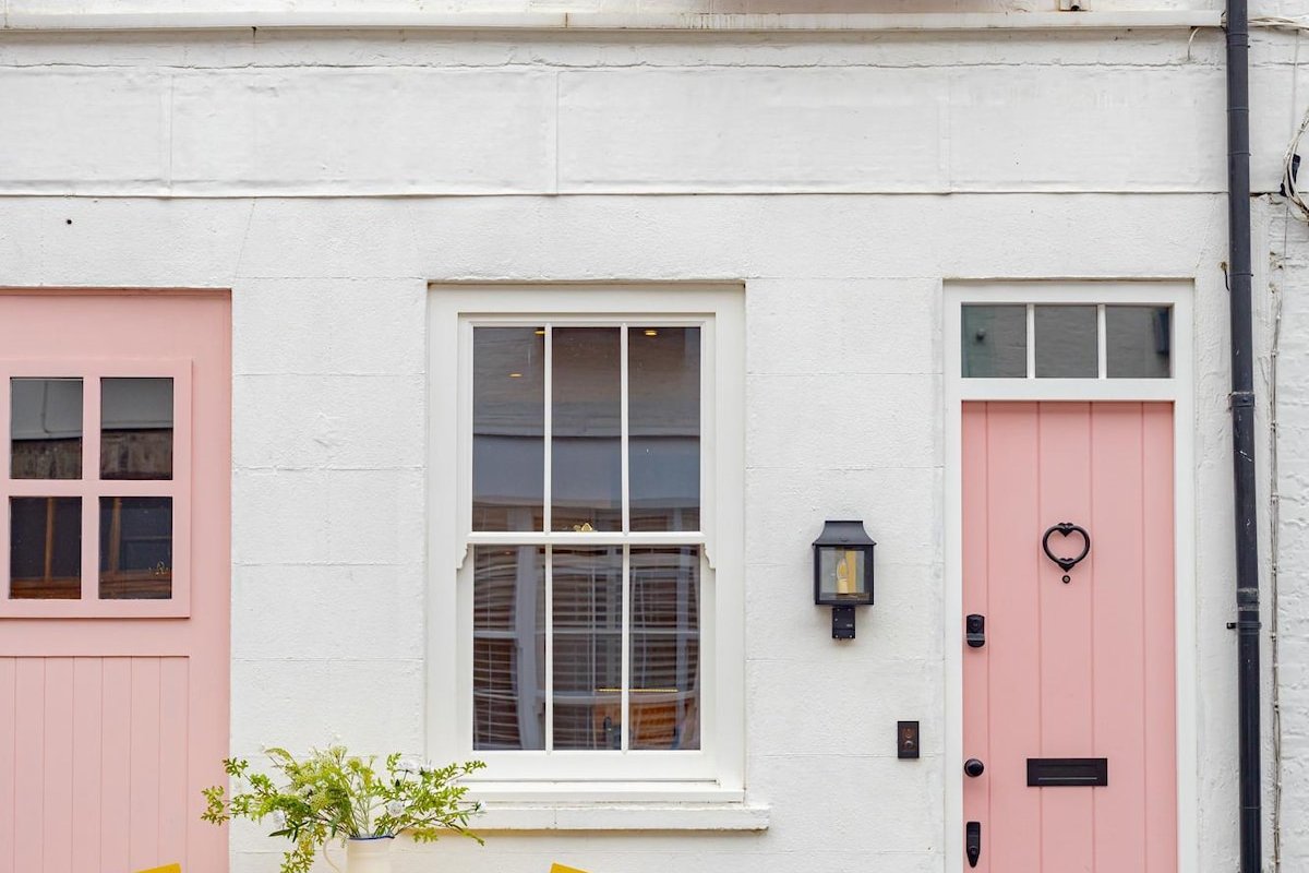 Rare Opportunity £4M Mews on Iconic Pavilion Road