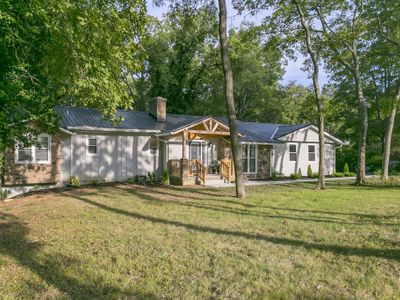 RANCH BEAUT – 5Bd/3Ba, King Beds, Mins to Broadway