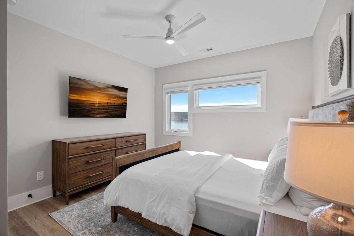 Sensational Sunsets by SoCharm | NEW Lux w/Pool/HT gallery image 3