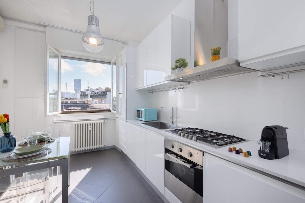 -20% Duomo View Apartment | 400m Walking Distance gallery image 4