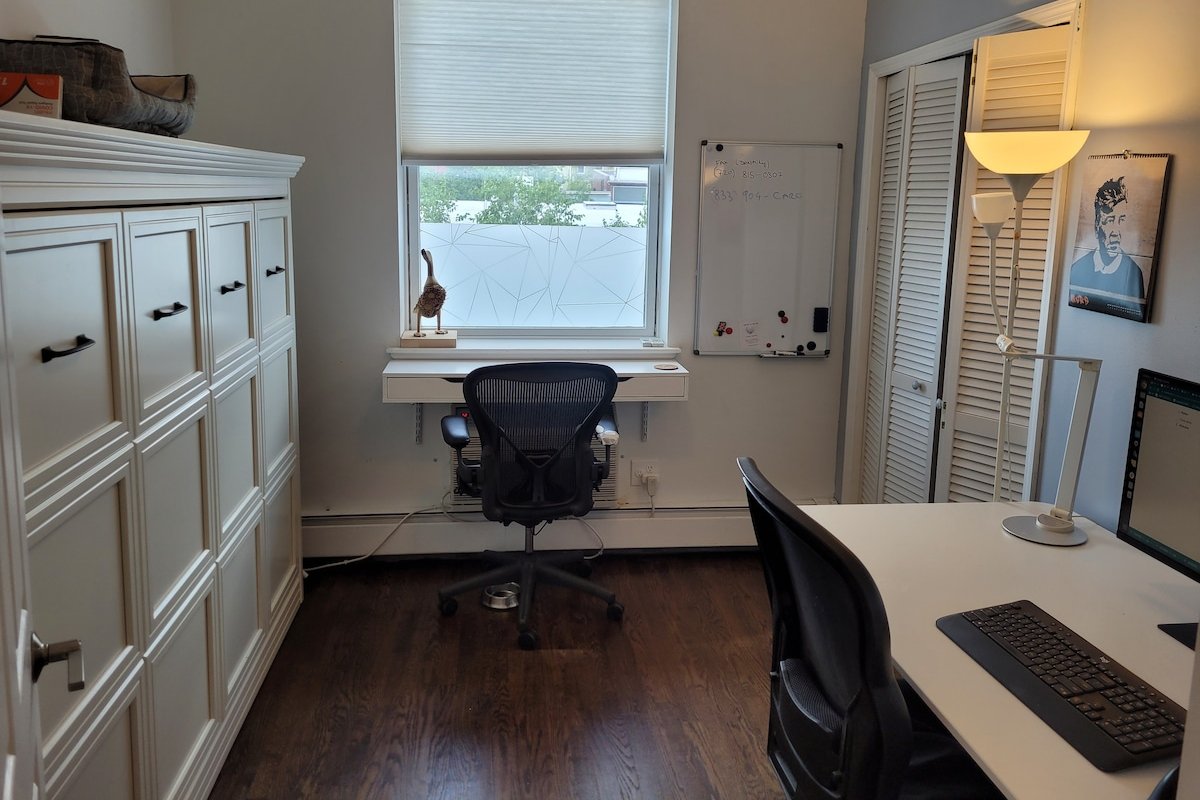 Quiet and Sunny 2BR/2BR with south-facing terrace gallery image 5