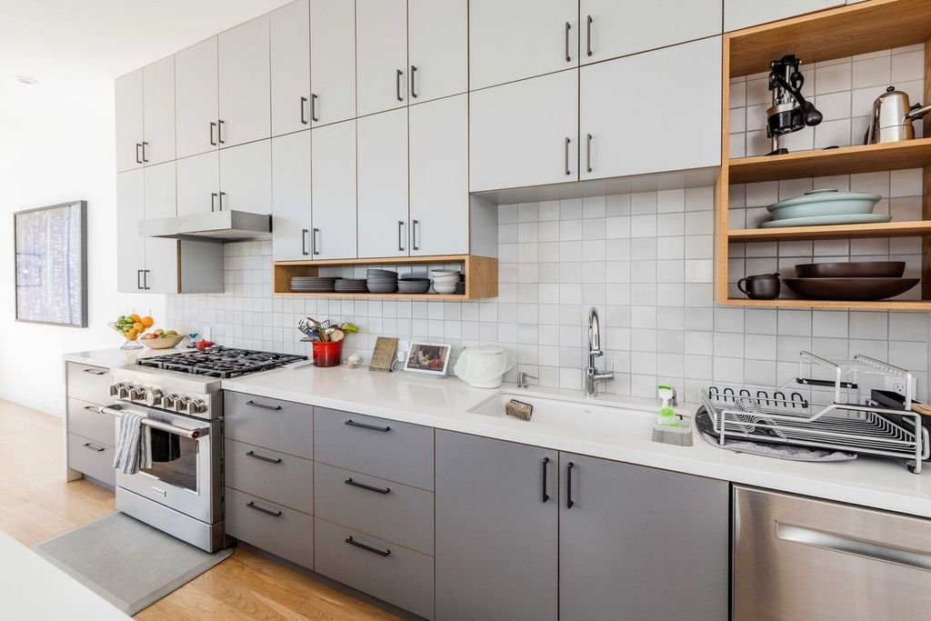 Beautiful Modern Home near USF gallery image 5