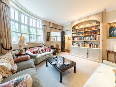 3 bedroom Chelsea mews rental with parking