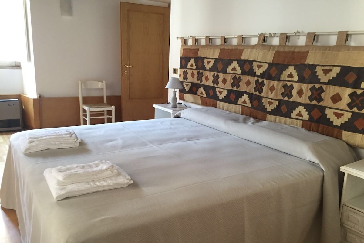 Spacious apartment in the heart of Rome gallery image 3