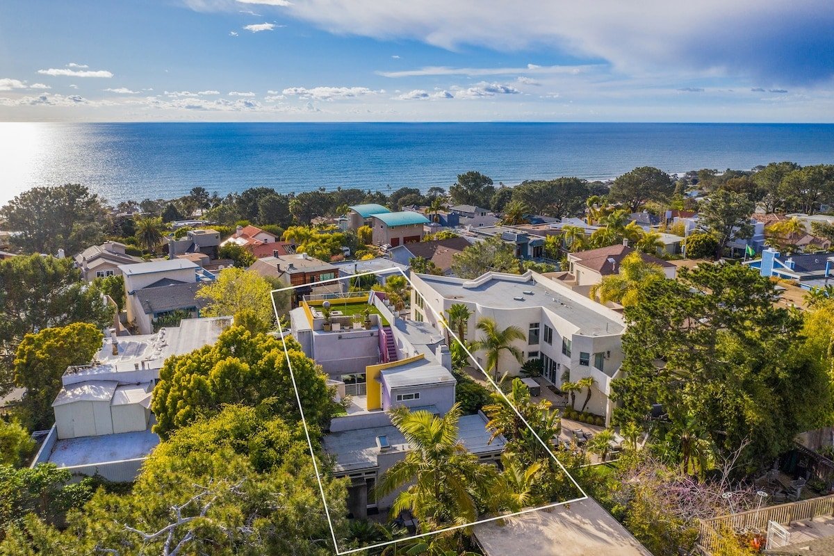 Beach Resort Home w/Ocean Views + Jacuzzi & Sauna! gallery image 2