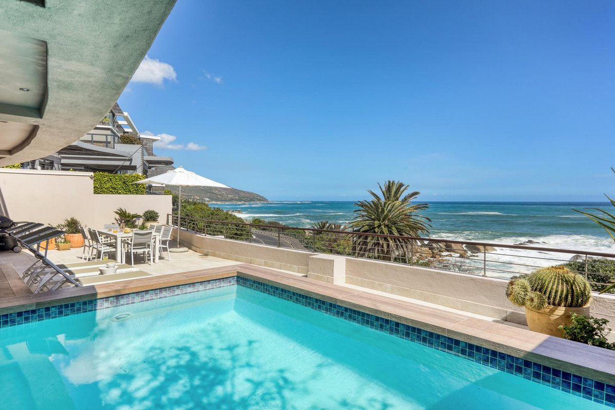 Bakoven Sunsets – Luxury Apt with sea views & pool