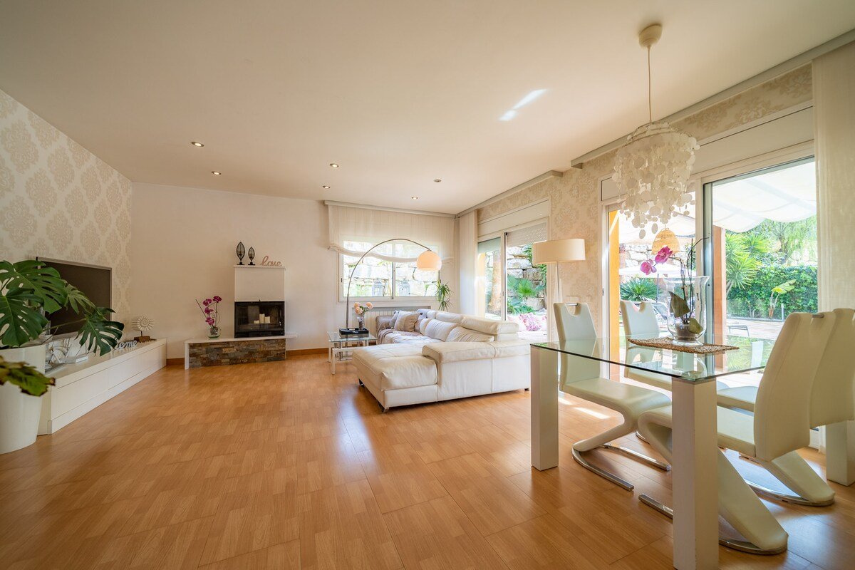 Beverly Hills Lux – Design Villa – Pool and garden gallery image 4