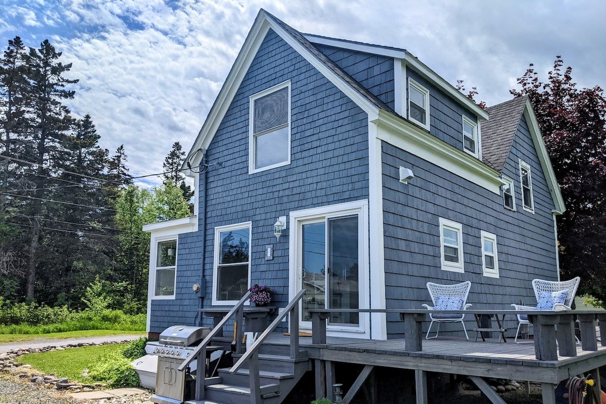 Stanley Beach House gallery image 2