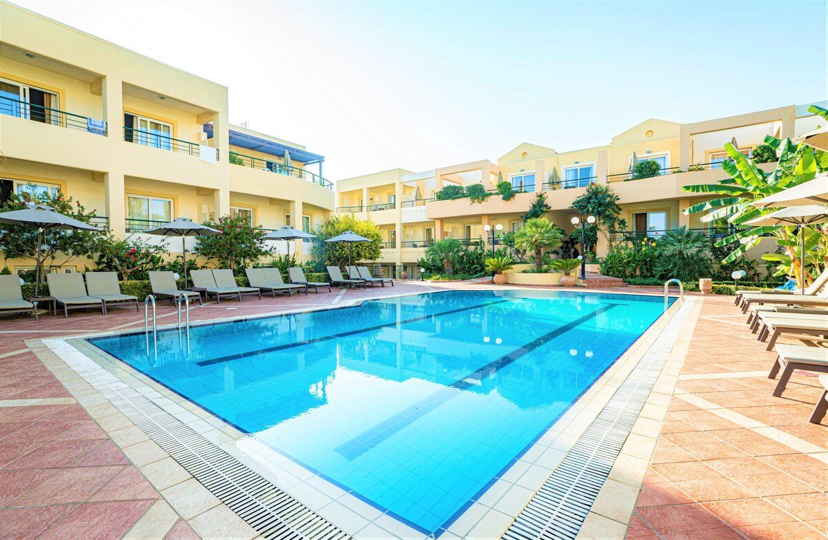 Helios Apartments – Superior Two Bedroom Apartment gallery image 5