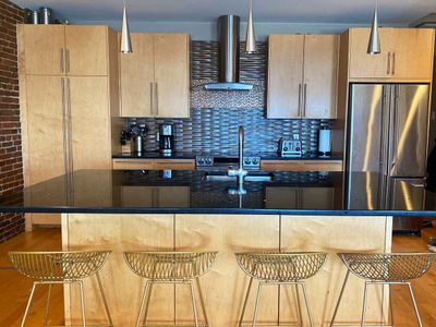 Boston Harbor View!Free Parking!North End 3 bed