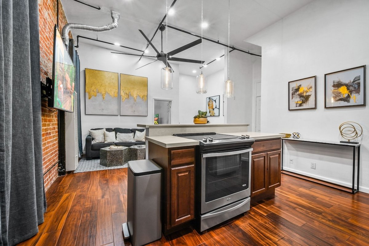 4 separate units in same building all connected gallery image 4