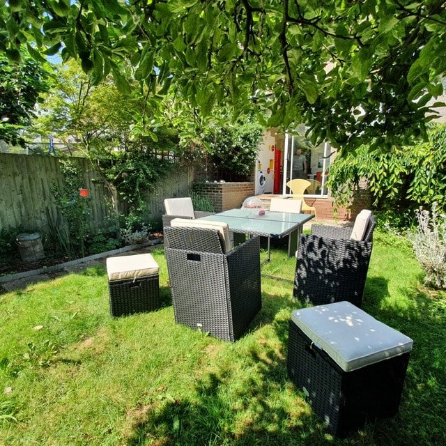 Spacious Designer 6BR House w/ Free Parking gallery image 4