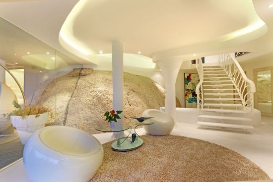 Photo 3 of Eagles Rock Villa accommodation in Bantry Bay, Cape Town with 6 bedrooms and 6 bathrooms