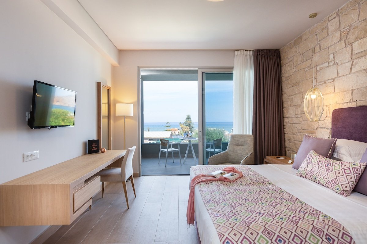 VIP Villa Sissy, heated pool, close to the beach gallery image 5