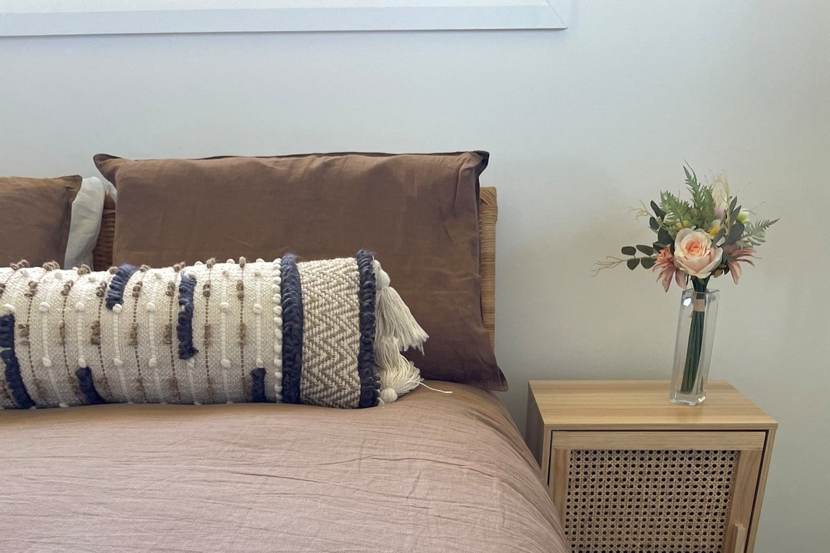 Spacious Retreat House ~Indoor Heated Mineral Pool gallery image 5