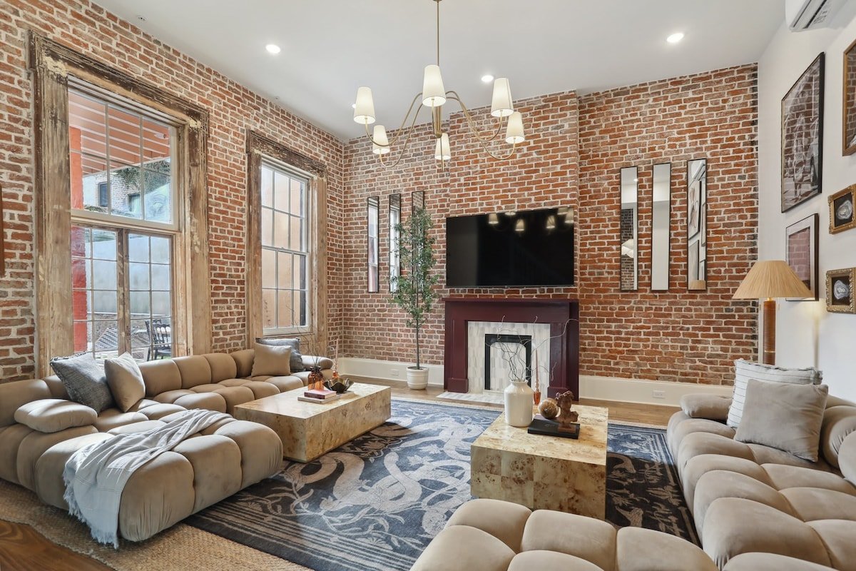 10 bed/10 bath Luxury CBD Villa – Private Pool gallery image 5