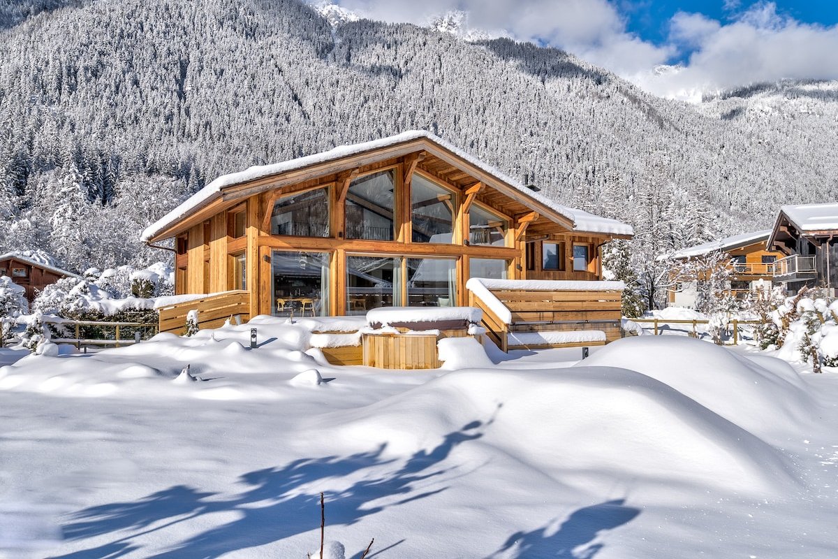 Panoramic views + daily cleaning & bkfst services