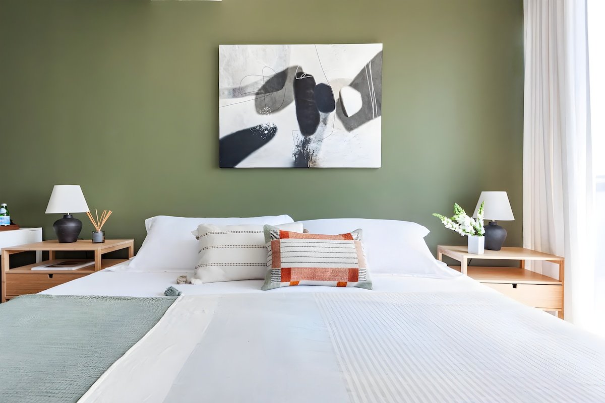 (Top 5%) Condesa Gem: AC, Pool, Gym & Views gallery image 4