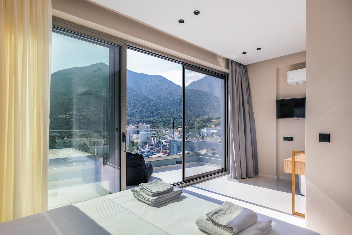 Isla Villas & Suites (Venus Villa) gallery image 3