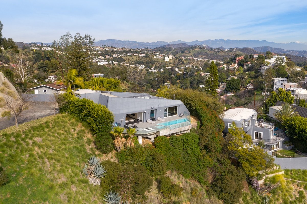Hollywood Hills Zen Villa | Infinity Pool, Views gallery image 4
