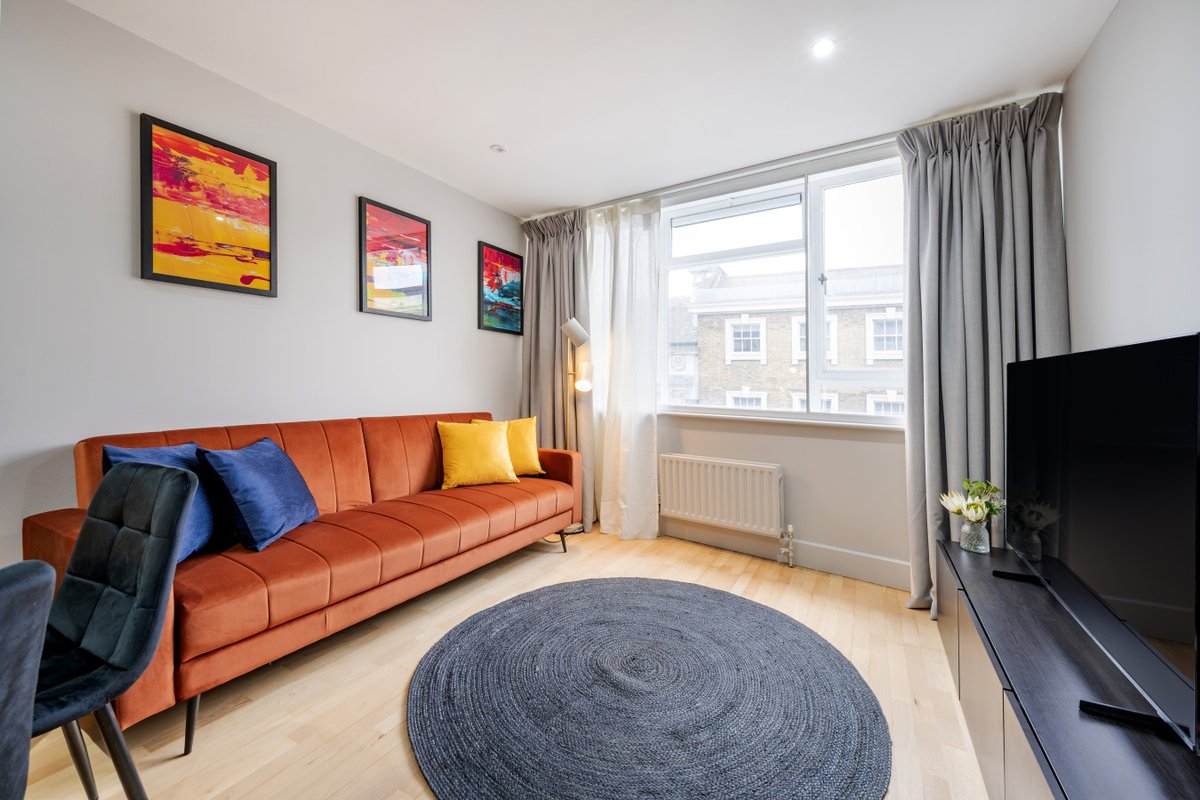 3-Bedroom Apartment in London’s Vibrant West End!