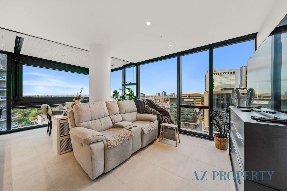 The Urban Canvas – Artistic 2BR in the City gallery image 3