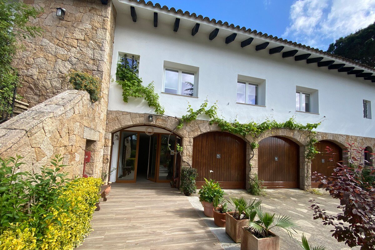 4 P Finca con piscina climatizada, jacuzzi gallery image 4