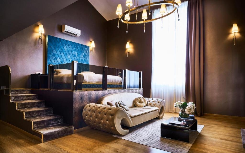 LeavingRoom | Amazing Penthouse suite in Trevi