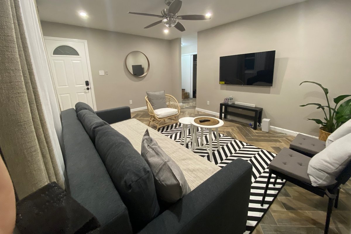 4B2B Entire House in Jersey City +Parking gallery image 2