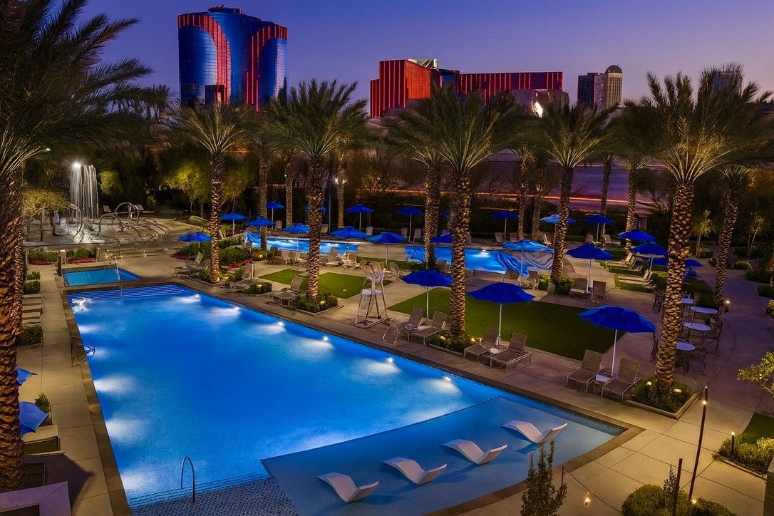 Spacious 3BR Suite in Resort Just Off Vegas Strip! gallery image 2