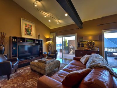 Art Deco Penthouse + Biltmore Pass, Downtown AVL