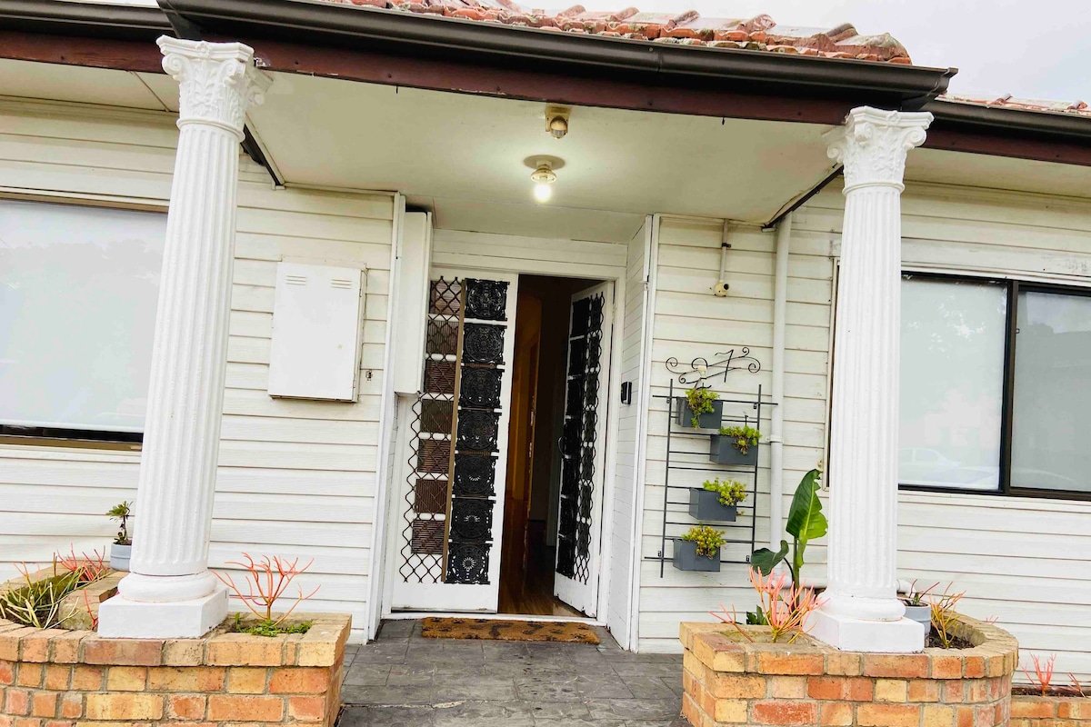 D127 St Albans Lodge 6 bedrooms sleeps 24 gallery image 4