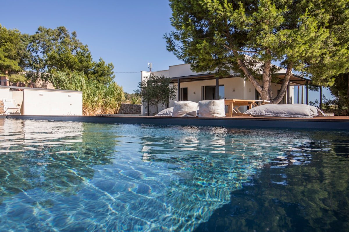 Villa nel Parco fronte mare con piscina e giardino gallery image 3