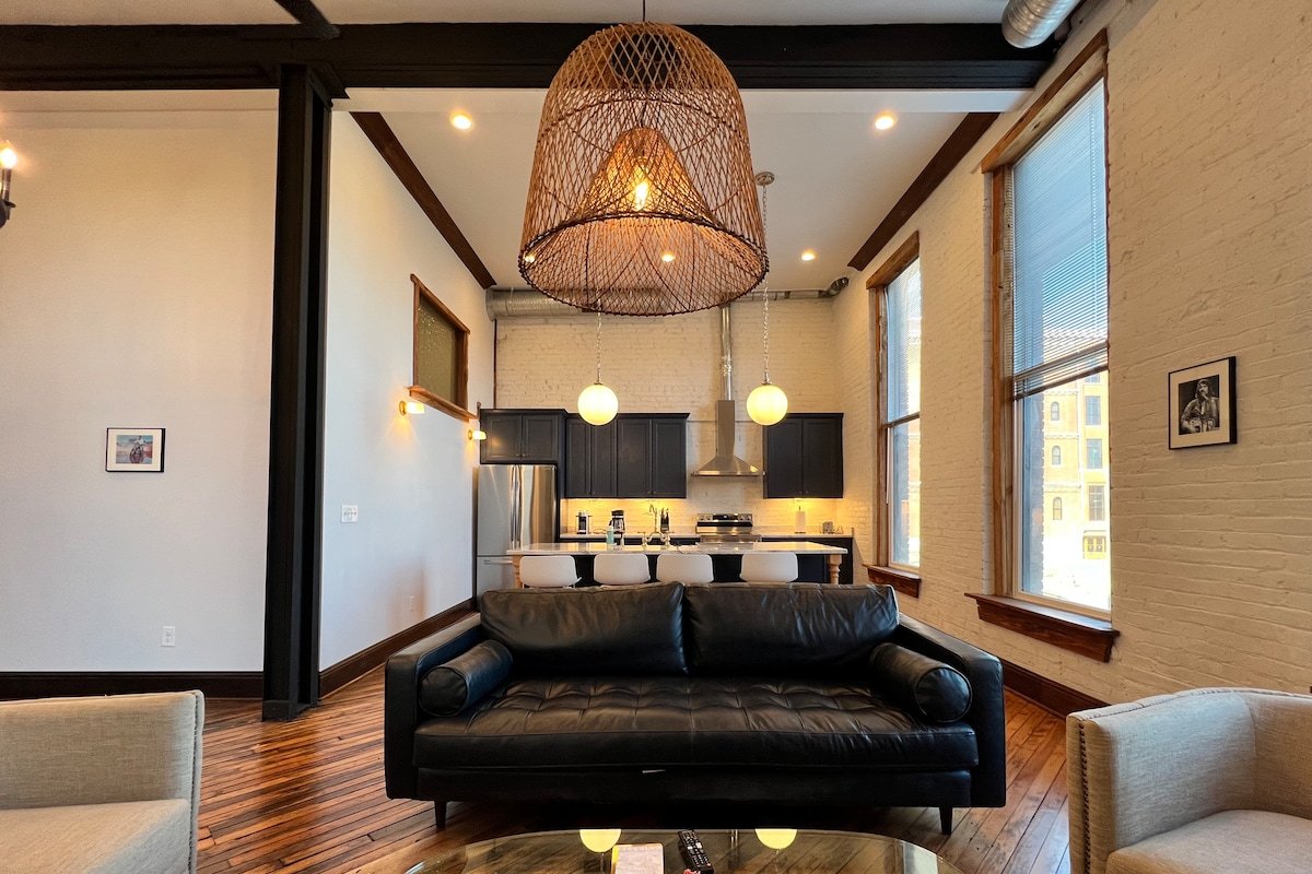 1882 Lofts – 202 – Downtown 2nd & Church gallery image 5