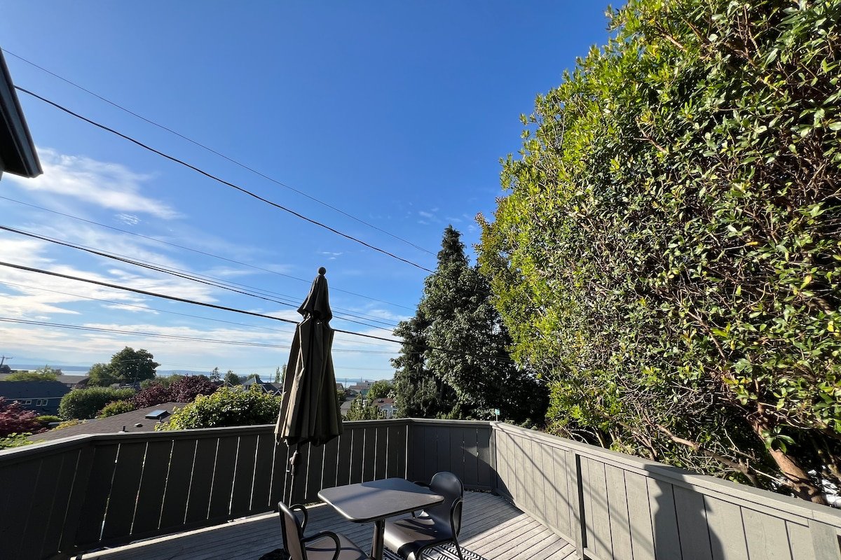 3 King/1 Queen Bedroom, Game room, 5 Parking spots gallery image 5