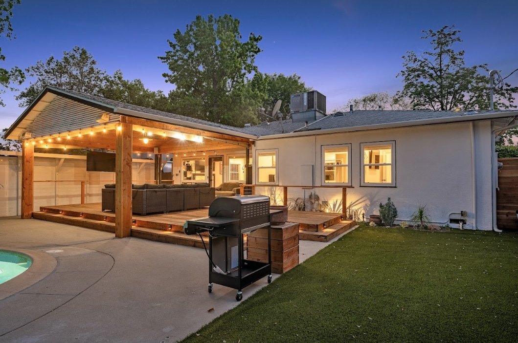 Lake Balboa Hideaway gallery image 4