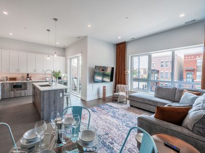 Grant Park-10 min Free P-Spot EV&Balcony Sleeps 12