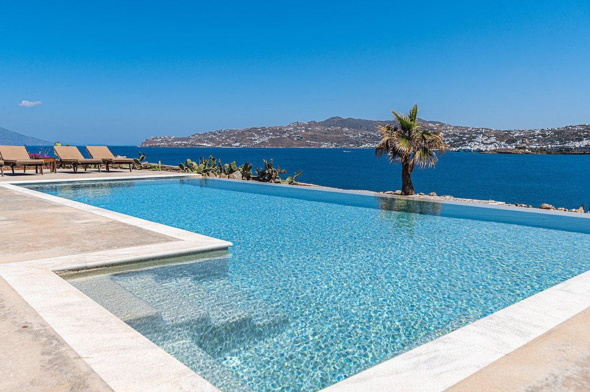 Carpe Diem Villa I, Heated Infinity Pool! gallery image 2