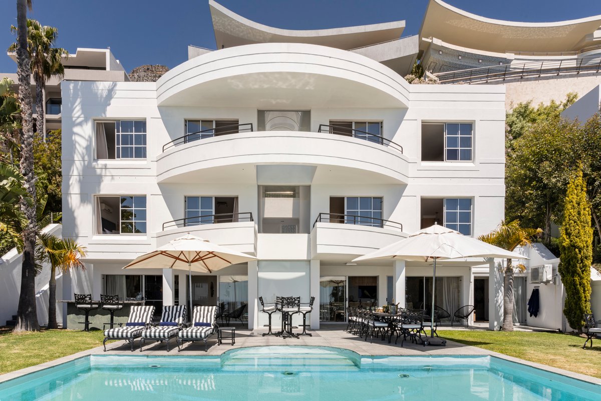 Luxury 7bedr Villa Solar power, Pool, grand patio