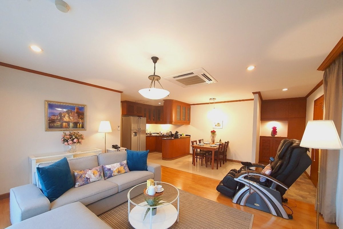 Lavish Luxe 2-Bedroom Suite Balcony Thonglor gallery image 2